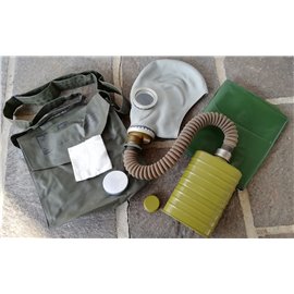 orig. Armee Schutzmaske ABC mit Schlauch, Filter, Ersatzgläser, Schutzumhang und Tasche